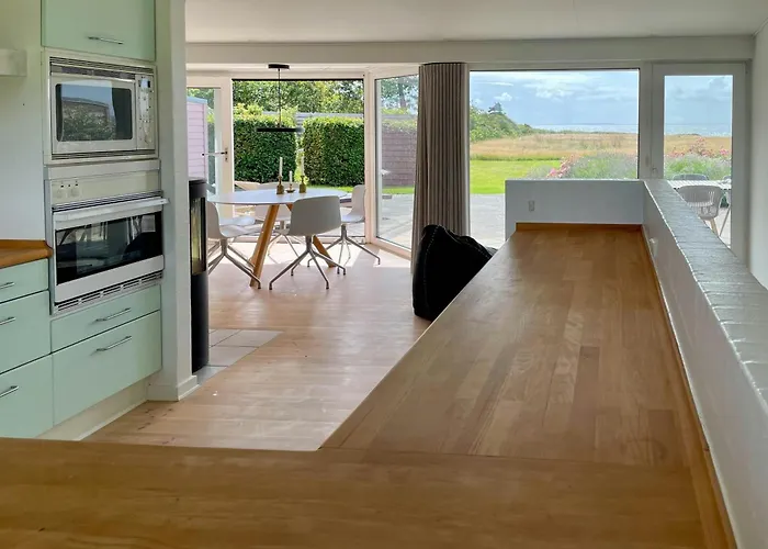 First Row House With Panoramic Views Semesterbostad